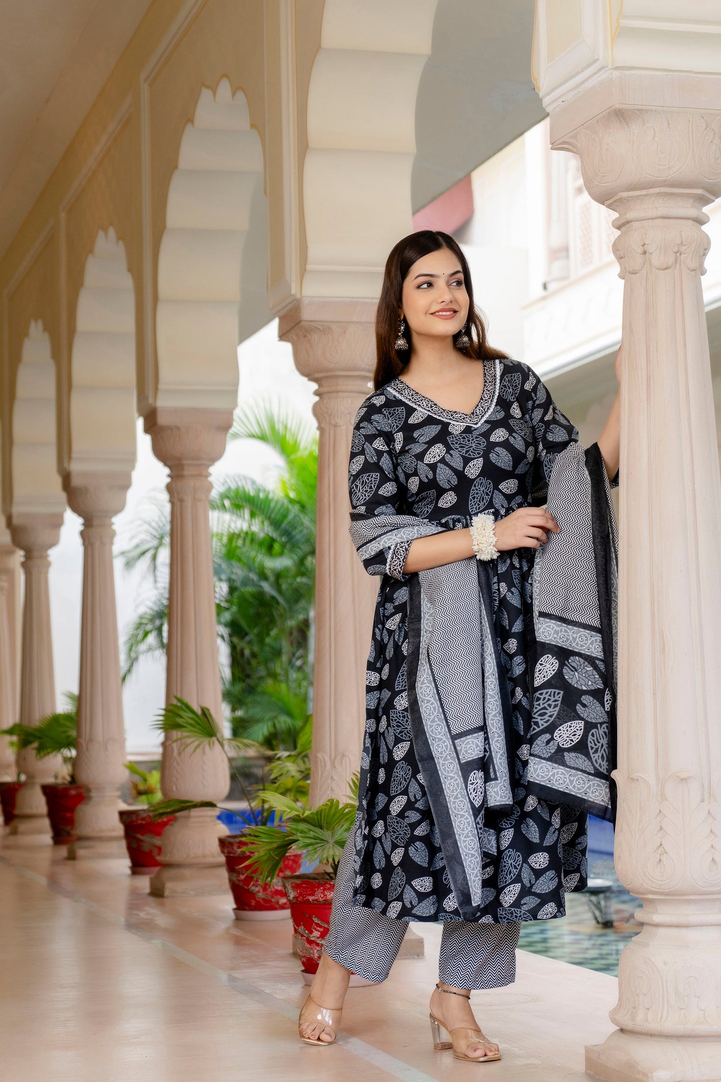 Ethnic Set Women Printed Kurta and Pant Set with Dupatta