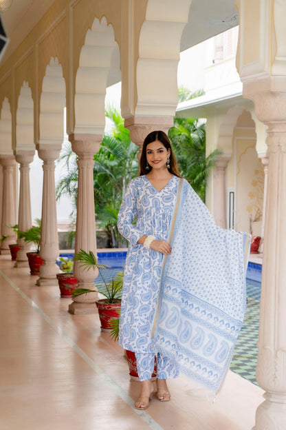 Women Printed Kurta Set With Pant And dupatta