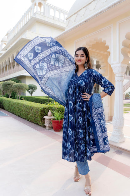 Women Indigo Printed Kurta and Pant Set With Dupatta