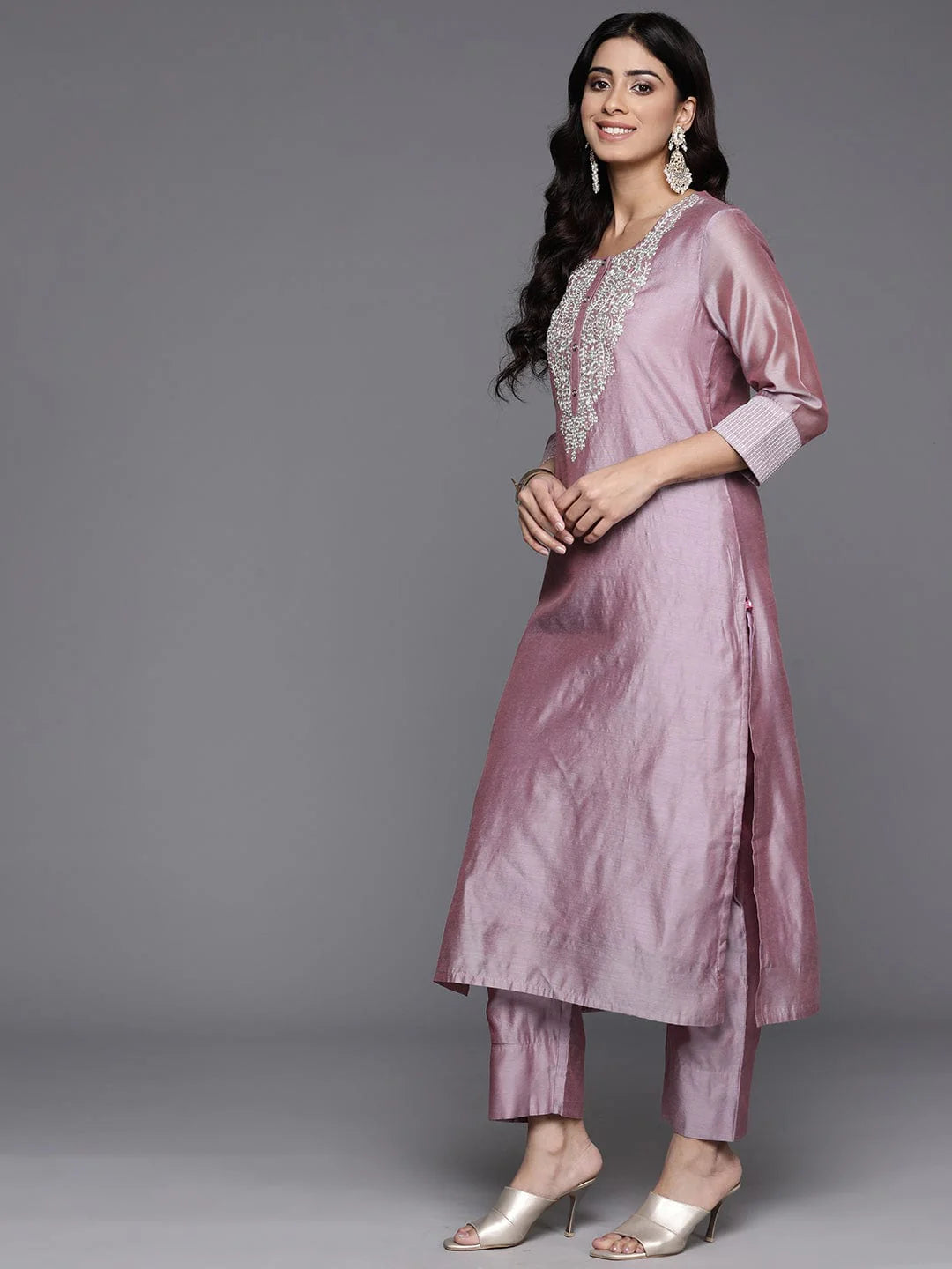 Women’s Mauve Embroidered Chanderi Silk Kurta with Tonal Trousers & Embroidered Net Dupatta – Floral Zari Detailing & Side Slits